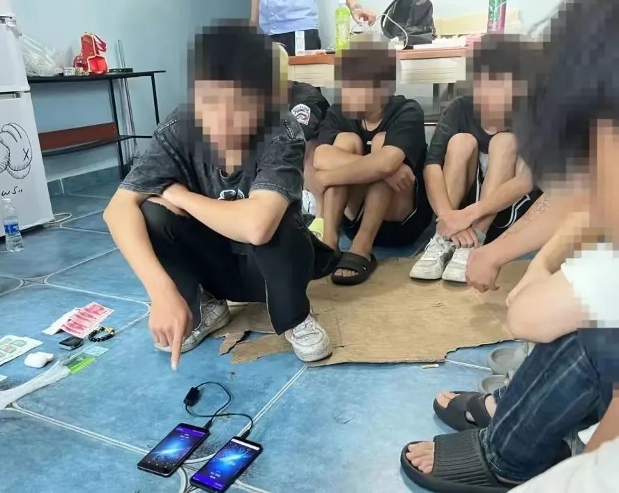 【夏季治安打击整治行动】落网!这伙人竟然对中小学生电话手表下手!