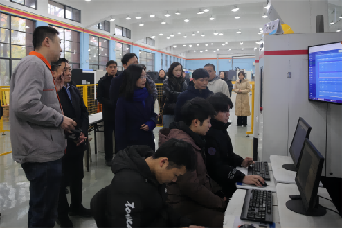 省总工会党组成员、副主席, 省产改协调小组办公室副主任宋峥嵘一行来学院督查指导