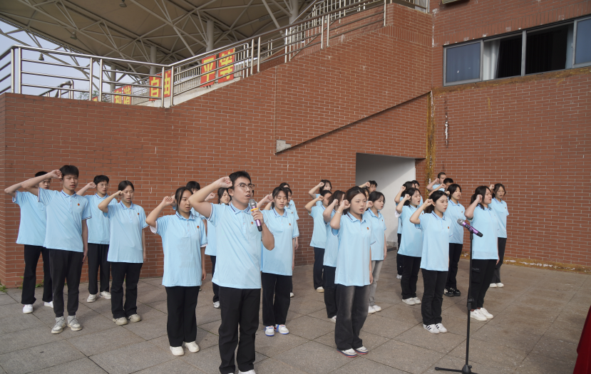 党的光辉照我心,“五四精神伴我行”