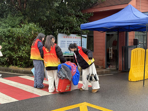 开学进行时 学院团委在行动