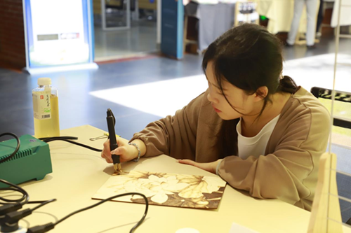 新闻特写:当匠心遇见技能,这场展览美到窒息!