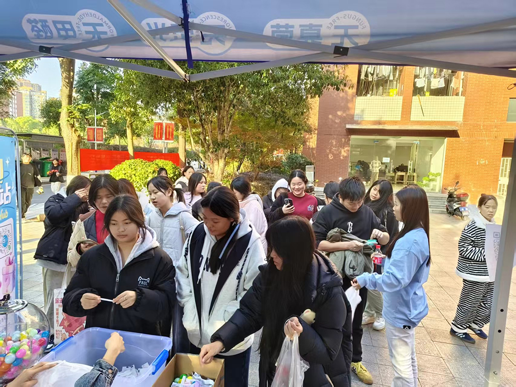 走进校园,健康成就美丽青春