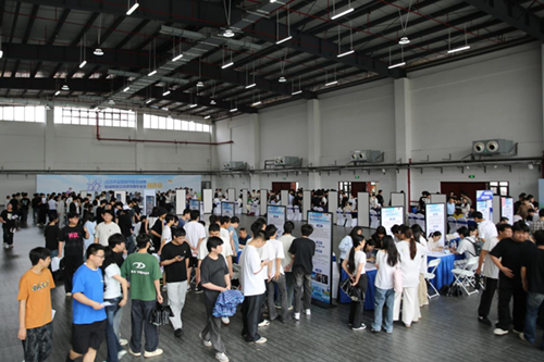 匠心筑梦启新程 校企合力强就业——学院举办2027届毕业生专场招聘会 ​