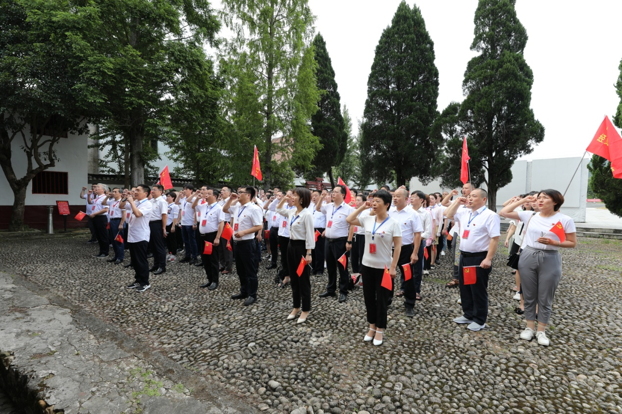 学院全体在职党员赴炎陵、井冈山开展“走红色之路,做红色传人”主题党日活动